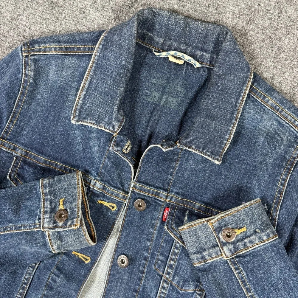 Y2K Levis Denim Trucker Jean Jacket Dark Wash Blue Red Tab Size Medium #3597